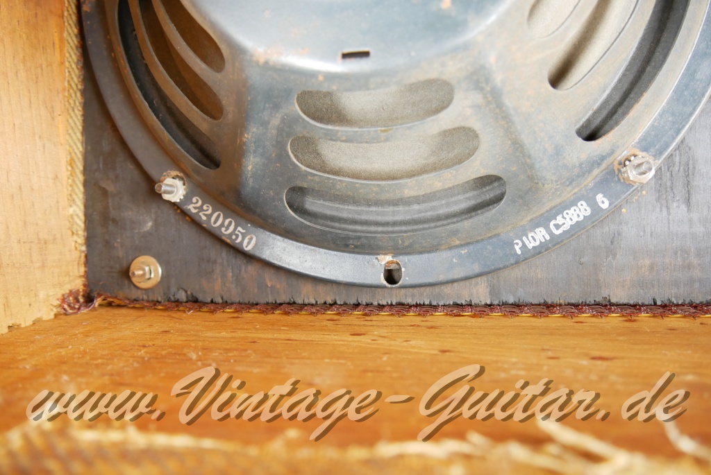 img/vintage/6029/Fender Bassman_5F6A_Tweed_narrow_panel_1960-019.jpg